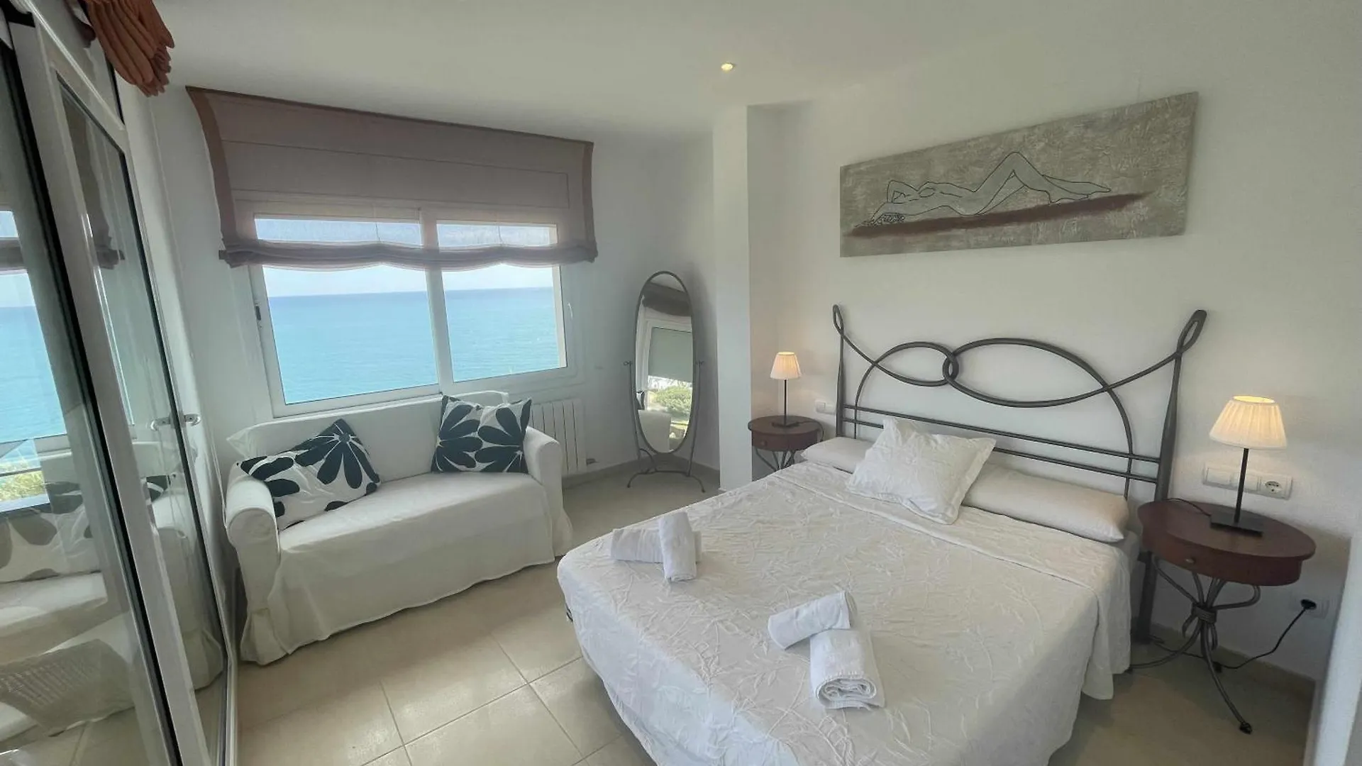 Villa Farell Just In Front Of The Sea Sant Pol De Mar
