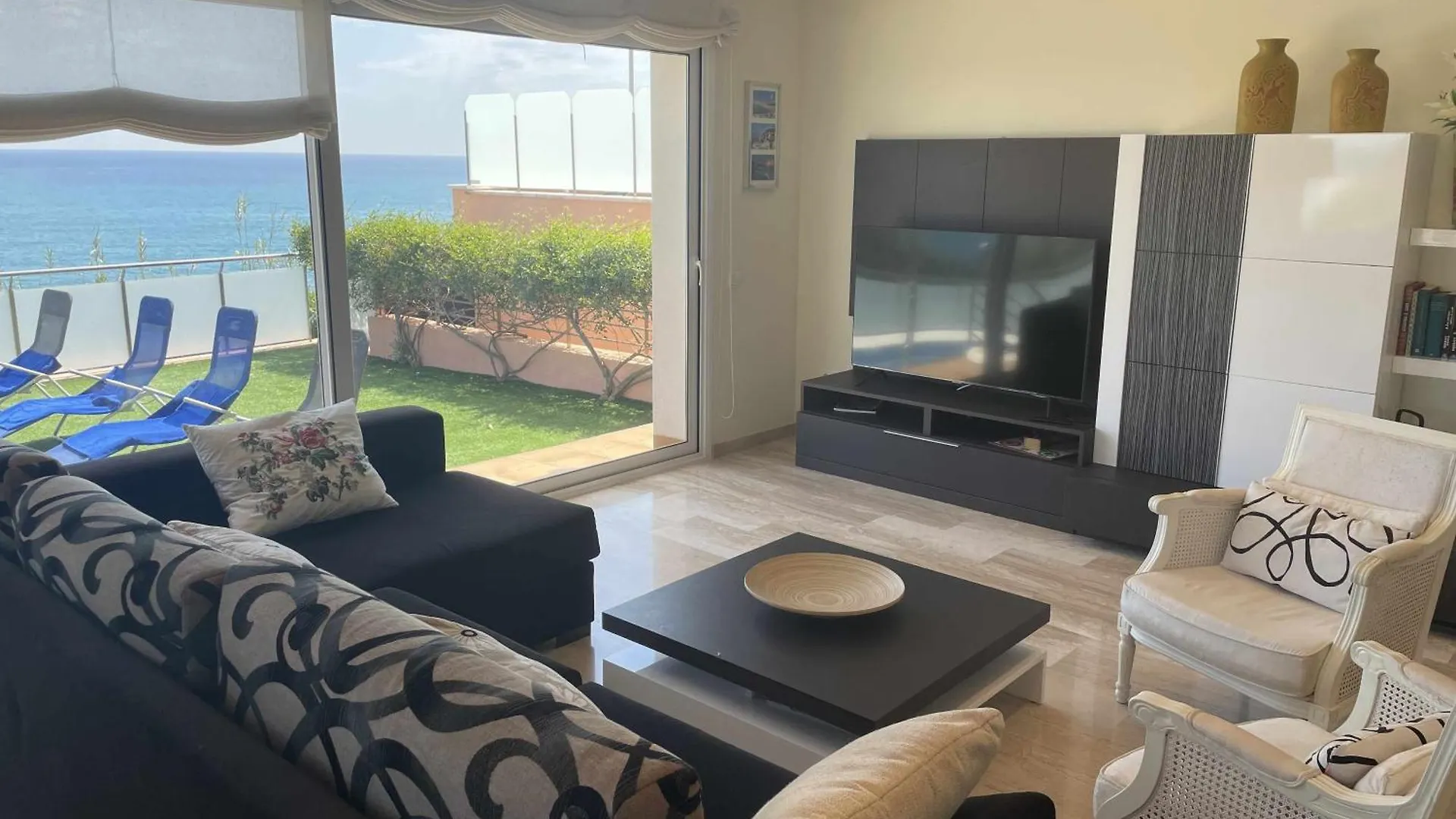 Villa Farell Just In Front Of The Sea Sant Pol De Mar Spanien